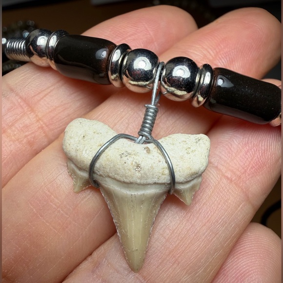 Hawaiian Style Surfer Shark Tooth & Bead Necklace - Picture 3 of 6